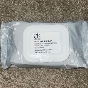 Arbonne Dissolve The Day Facial Cleansing Cloths